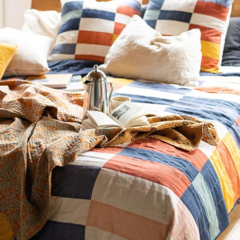 Queen Size Quilt Fabric Guide: How Much You'll Need For Your Project