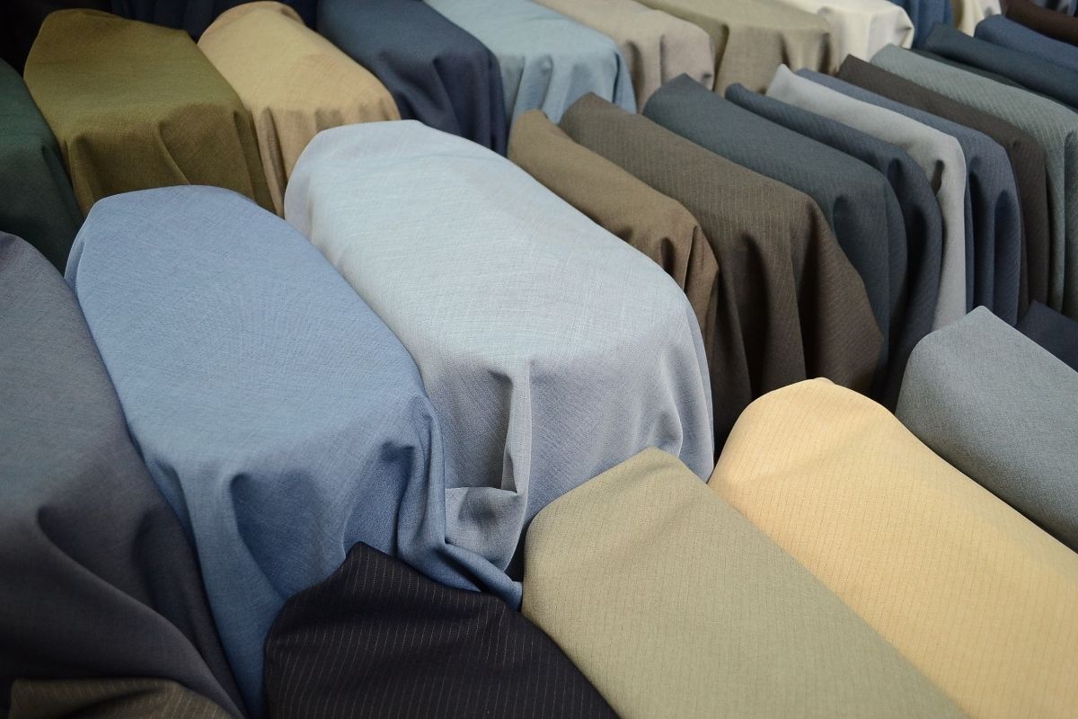 A Complete Guide To The Best Fabric For Suits (1)