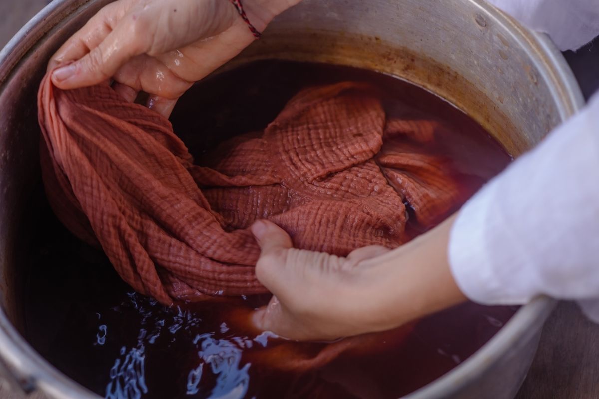 Don't Let Your Clothes Dye - The Only Guide You Need To Read On How To Get Dye Out Of Clothes