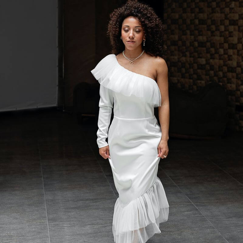 One-shoulder dress
