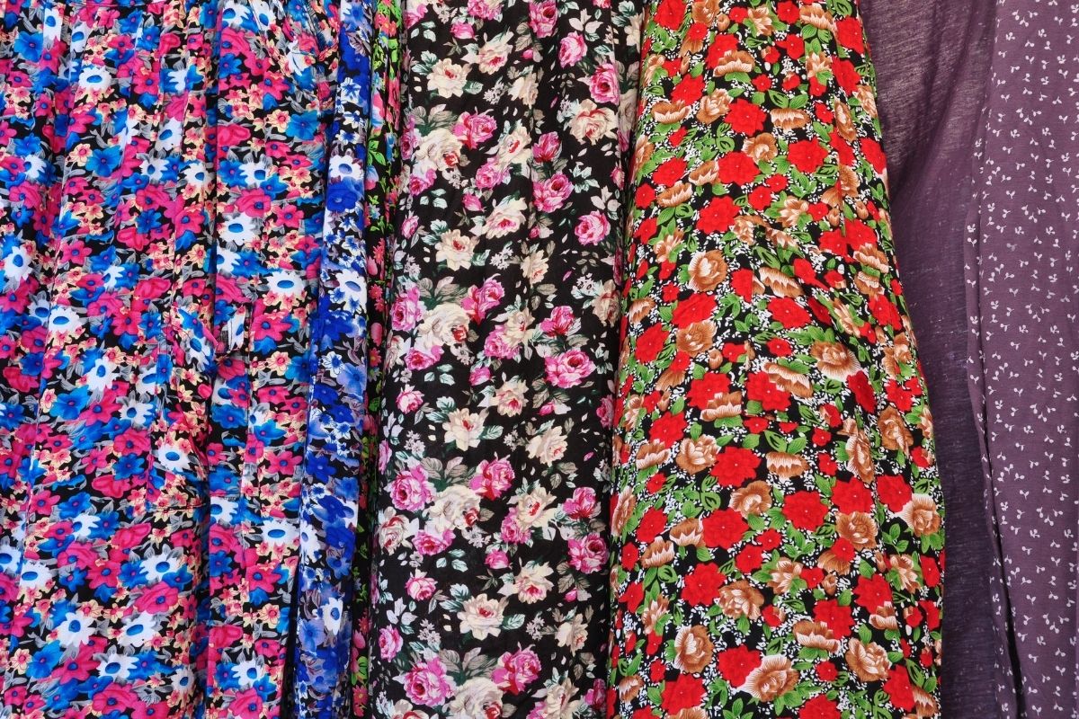 How Much Is A Yard Of Fabric? Yard Of Fabric Information - Fabrics By The Yard