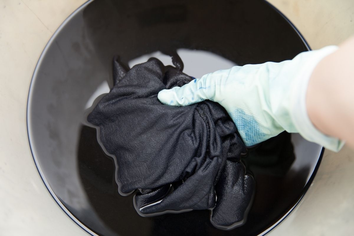 Don't Let Your Clothes Dye - The Only Guide You Need To Read On How To Get Dye Out Of Clothes
