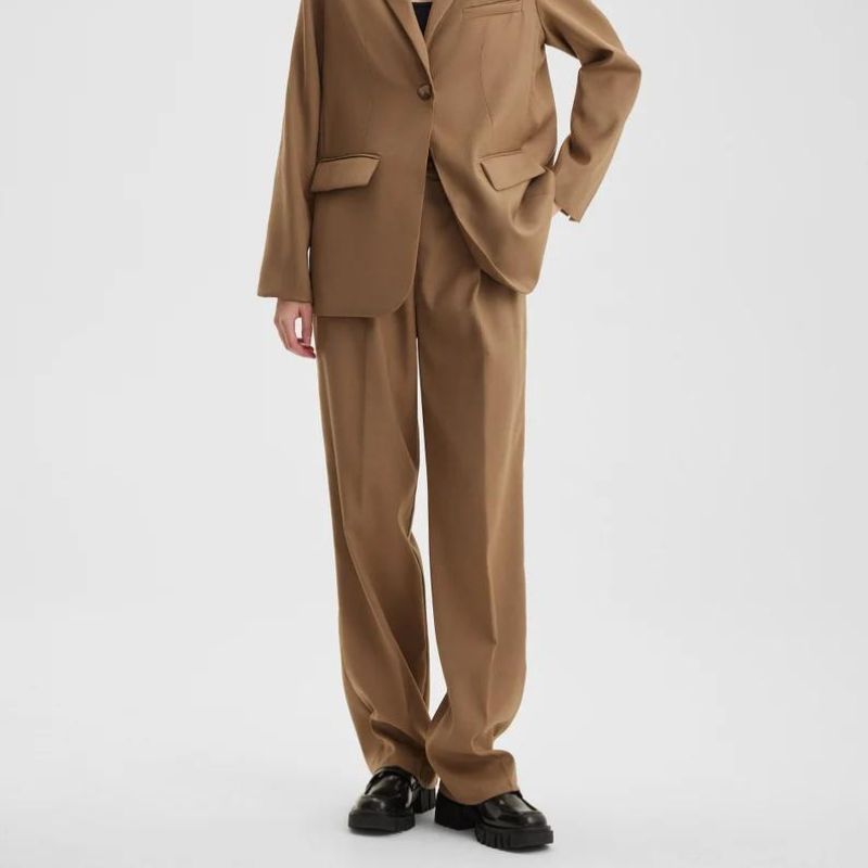 Straight-leg trousers