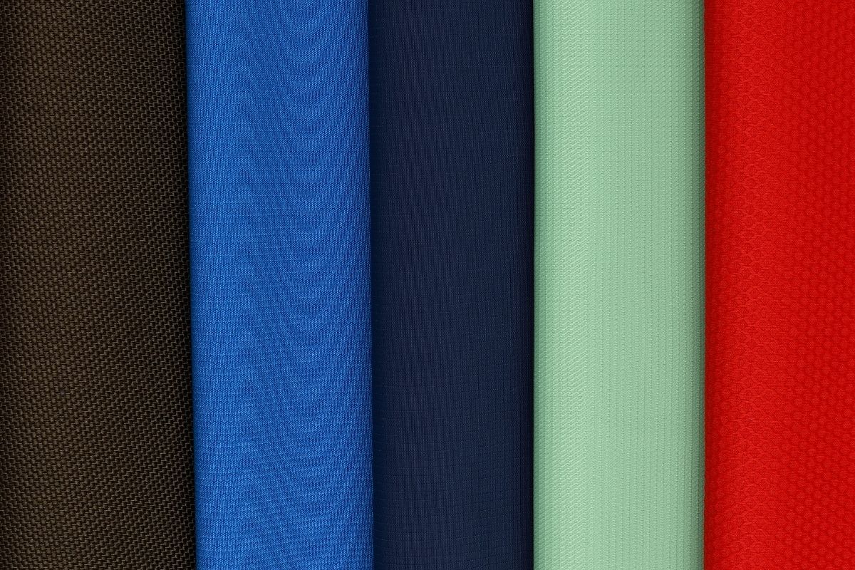 What Does Polyester Feel Like - The Total Guide To All Things Polyester