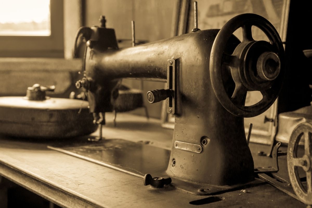 What To Know When You Buy Vintage Sewing Machine