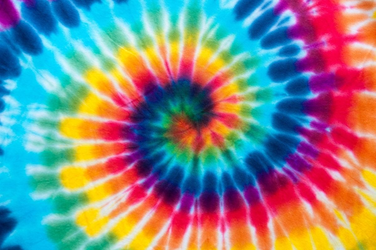 With Flying Colors - The Complete Guide to the Best Tie-Dye Color Combinations