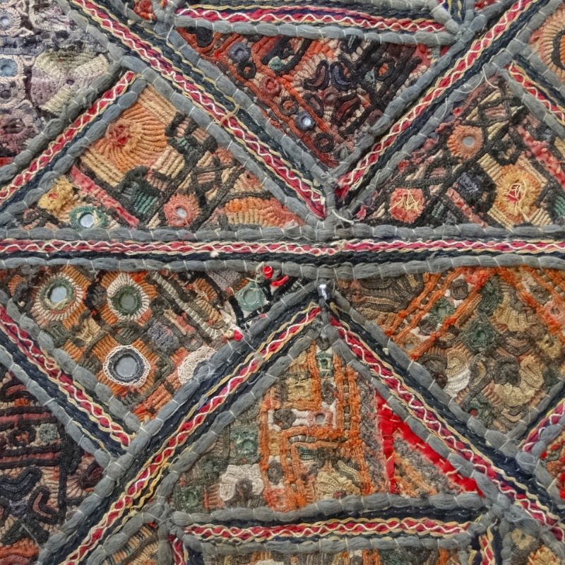 how much fabric for a twin size quilt